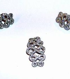 Set din argint cu cristale de marcasite - cifra 8 stilizata