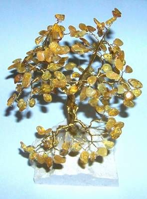 Copacel cu cristale de chihlimbar pe suport ceramic