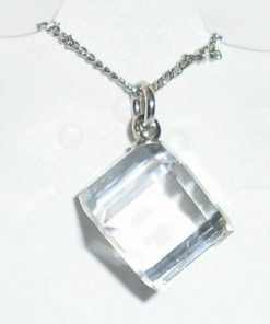 Inima din cristal Swarovski multifatetat pe lant din argint