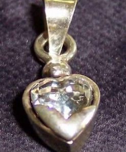 Pandantiv din argint cu cristal, in forma de inima