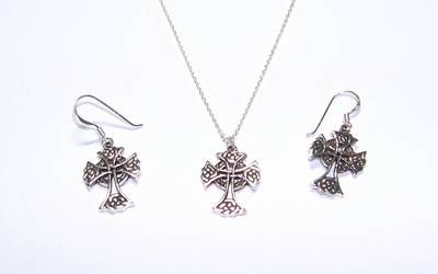 Set din argint - Crucea celtica cu simbol de protectie