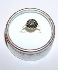 Inel din argint cu cristal de smarald si marcasite