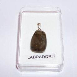 Pandantiv din labradorit cu agatatoare din argint