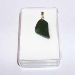 Colier din nefrit, pe siret verde