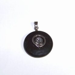 Pandantiv - simbol Reiki argintat cu cristal de turmalina Pandantiv - simbol Reiki argintat cu cristal de turmalina