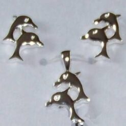 Set din argint cu delfinii fericirii: cercei si pandantiv