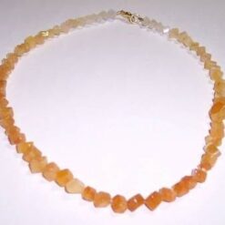 Colier din piatra lunii