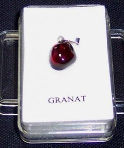 Bratara cu cristale de granat, pe elastic