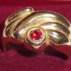 Inel placat cu aur de 14k si granat