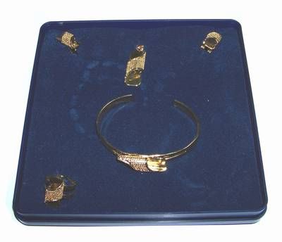 Set placat cu aur de 18 K: bratara, cercei, inel si pandant